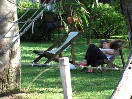 iniciarse al campamento, base, acampada, camping, acampar, camper, refugio, dormi, donde dormir,  caba&ntilde;a, hospedaje, donde hospedarse, hotel barato, ambiente, sala de maquinas, exclusivo, exclusividad, camping de lujo, glamping argentina, relax, relajarse, relajacion, siesta, tranquilidad, sosiego, estancia, pasto, aire, acondicionado, desayuno, mate en la cama, pileta, sombrilla, colchoneta inflable, fin de semana, week end, sabado, domingo, feriado, fin de semana largo, feriado puente, salida, parejas, turismo rural, viaje, viajecito escapada, viajeta, cerca, capital, pocos km, costa atlantica, autopista zona sur, lobos, ca&ntilde;uelas, san miguel del monte, uribelarrea, udaondo abott, campo, fogon, bolsa de dormir, linternas, mosquitero, pesca, paseos en globo, planeadores, alquiler cuatriciclos, cabalgatas, cabalgar, caballos, parque4x4, smata, maximo paz, vicente casares, ezeiza, horno de barro, asado, amigos, familia, chicos chicos, peque&ntilde;os, primera experiencia, naturaleza, verde, salir a pescar, hacer un fueguito, leer un libro, tranquilo, hamaca, paraguaya, siesta en los arboles, pastos altos, fogon, parrilla, disco de arado, deportes aventura, escapar de la rutina, quincho, juegos para chicos, escaladores, atardecer, niebla, abierto todo el a&ntilde;o, atendido por sus due&ntilde;os, ropa de cama, frazadas, mangrullo, reposeras, pic-nic, pic nic, campestre, atardecer, pajaros, chacra, las primorosas, chacras del alba, termas del salado, esculturas al aire libre, sala de maquinas, parque 4x4 conduccion defensiva, 4x4 y atv cuatris bosques, pasar el dia, dia de campo, 