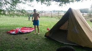 iniciarse al campamento, base, acampada, camping, acampar, camper, refugio, dormi, donde dormir,  caba&ntilde;a, hospedaje, donde hospedarse, hotel barato, ambiente, sala de maquinas, exclusivo, exclusividad, camping de lujo, glamping argentina, relax, relajarse, relajacion, siesta, tranquilidad, sosiego, estancia, pasto, aire, acondicionado, desayuno, mate en la cama, pileta, sombrilla, colchoneta inflable, fin de semana, week end, sabado, domingo, feriado, fin de semana largo, feriado puente, salida, parejas, turismo rural, viaje, viajecito escapada, viajeta, cerca, capital, pocos km, costa atlantica, autopista zona sur, lobos, ca&ntilde;uelas, san miguel del monte, uribelarrea, udaondo abott, campo, fogon, bolsa de dormir, linternas, mosquitero, pesca, paseos en globo, planeadores, alquiler cuatriciclos, cabalgatas, cabalgar, caballos, parque4x4, smata, maximo paz, vicente casares, ezeiza, horno de barro, asado, amigos, familia, chicos chicos, peque&ntilde;os, primera experiencia, naturaleza, verde, salir a pescar, hacer un fueguito, leer un libro, tranquilo, hamaca, paraguaya, siesta en los arboles, pastos altos, fogon, parrilla, disco de arado, deportes aventura, escapar de la rutina, quincho, juegos para chicos, escaladores, atardecer, niebla, abierto todo el a&ntilde;o, atendido por sus due&ntilde;os, ropa de cama, frazadas, mangrullo, reposeras, pic-nic, pic nic, campestre, atardecer, pajaros, chacra, las primorosas, chacras del alba, termas del salado, esculturas al aire libre, sala de maquinas, parque 4x4 conduccion defensiva, 4x4 y atv cuatris bosques, pasar el dia, dia de campo, 