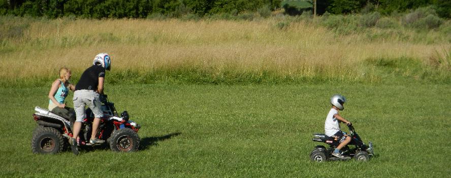 iniciarse al campamento, base, acampada, camping, acampar, camper, refugio, dormi, donde dormir,  caba&ntilde;a, hospedaje, donde hospedarse, hotel barato, ambiente, sala de maquinas, exclusivo, exclusividad, camping de lujo, glamping argentina, relax, relajarse, relajacion, siesta, tranquilidad, sosiego, estancia, pasto, aire, acondicionado, desayuno, mate en la cama, pileta, sombrilla, colchoneta inflable, fin de semana, week end, sabado, domingo, feriado, fin de semana largo, feriado puente, salida, parejas, turismo rural, viaje, viajecito escapada, viajeta, cerca, capital, pocos km, costa atlantica, autopista zona sur, lobos, ca&ntilde;uelas, san miguel del monte, uribelarrea, udaondo abott, campo, fogon, bolsa de dormir, linternas, mosquitero, pesca, paseos en globo, planeadores, alquiler cuatriciclos, cabalgatas, cabalgar, caballos, parque4x4, smata, maximo paz, vicente casares, ezeiza, horno de barro, asado, amigos, familia, chicos chicos, peque&ntilde;os, primera experiencia, naturaleza, verde, salir a pescar, hacer un fueguito, leer un libro, tranquilo, hamaca, paraguaya, siesta en los arboles, pastos altos, fogon, parrilla, disco de arado, deportes aventura, escapar de la rutina, quincho, juegos para chicos, escaladores, atardecer, niebla, abierto todo el a&ntilde;o, atendido por sus due&ntilde;os, ropa de cama, frazadas, mangrullo, reposeras, pic-nic, pic nic, campestre, atardecer, pajaros, chacra, las primorosas, chacras del alba, termas del salado, esculturas al aire libre, sala de maquinas, parque 4x4 conduccion defensiva, 4x4 y atv cuatris bosques, pasar el dia, dia de campo, 