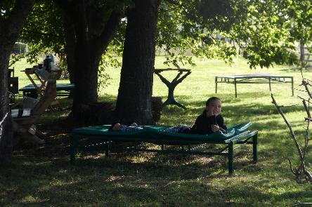 iniciarse al campamento, base, acampada, camping, acampar, camper, refugio, dormi, donde dormir,  caba&ntilde;a, hospedaje, donde hospedarse, hotel barato, ambiente, sala de maquinas, exclusivo, exclusividad, camping de lujo, glamping argentina, relax, relajarse, relajacion, siesta, tranquilidad, sosiego, estancia, pasto, aire, acondicionado, desayuno, mate en la cama, pileta, sombrilla, colchoneta inflable, fin de semana, week end, sabado, domingo, feriado, fin de semana largo, feriado puente, salida, parejas, turismo rural, viaje, viajecito escapada, viajeta, cerca, capital, pocos km, costa atlantica, autopista zona sur, lobos, ca&ntilde;uelas, san miguel del monte, uribelarrea, udaondo abott, campo, fogon, bolsa de dormir, linternas, mosquitero, pesca, paseos en globo, planeadores, alquiler cuatriciclos, cabalgatas, cabalgar, caballos, parque4x4, smata, maximo paz, vicente casares, ezeiza, horno de barro, asado, amigos, familia, chicos chicos, peque&ntilde;os, primera experiencia, naturaleza, verde, salir a pescar, hacer un fueguito, leer un libro, tranquilo, hamaca, paraguaya, siesta en los arboles, pastos altos, fogon, parrilla, disco de arado, deportes aventura, escapar de la rutina, quincho, juegos para chicos, escaladores, atardecer, niebla, abierto todo el a&ntilde;o, atendido por sus due&ntilde;os, ropa de cama, frazadas, mangrullo, reposeras, pic-nic, pic nic, campestre, atardecer, pajaros, chacra, las primorosas, chacras del alba, termas del salado, esculturas al aire libre, sala de maquinas, parque 4x4 conduccion defensiva, 4x4 y atv cuatris bosques, pasar el dia, dia de campo, 