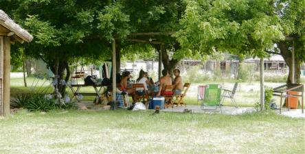 iniciarse al campamento, base, acampada, camping, acampar, camper, refugio, dormi, donde dormir,  caba&ntilde;a, hospedaje, donde hospedarse, hotel barato, ambiente, sala de maquinas, exclusivo, exclusividad, camping de lujo, glamping argentina, relax, relajarse, relajacion, siesta, tranquilidad, sosiego, estancia, pasto, aire, acondicionado, desayuno, mate en la cama, pileta, sombrilla, colchoneta inflable, fin de semana, week end, sabado, domingo, feriado, fin de semana largo, feriado puente, salida, parejas, turismo rural, viaje, viajecito escapada, viajeta, cerca, capital, pocos km, costa atlantica, autopista zona sur, lobos, ca&ntilde;uelas, san miguel del monte, uribelarrea, udaondo abott, campo, fogon, bolsa de dormir, linternas, mosquitero, pesca, paseos en globo, planeadores, alquiler cuatriciclos, cabalgatas, cabalgar, caballos, parque4x4, smata, maximo paz, vicente casares, ezeiza, horno de barro, asado, amigos, familia, chicos chicos, peque&ntilde;os, primera experiencia, naturaleza, verde, salir a pescar, hacer un fueguito, leer un libro, tranquilo, hamaca, paraguaya, siesta en los arboles, pastos altos 