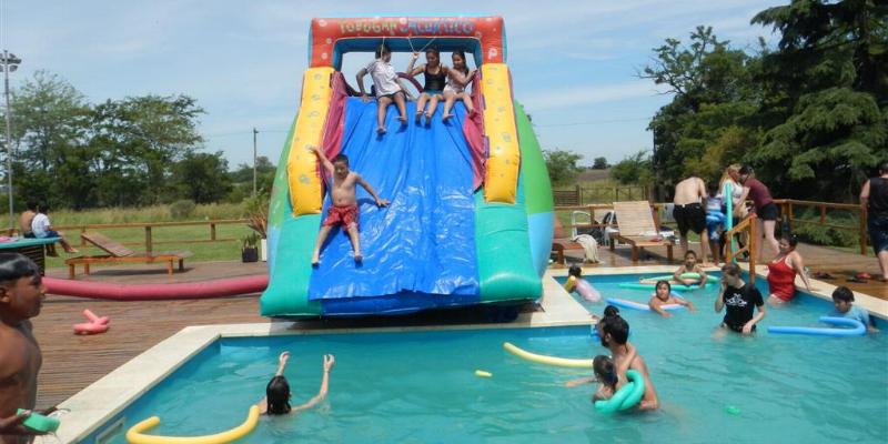 Campamento, ca&ntilde;uelas, acampar, escuelas, camping, educativo, grupo de chicos, salida educativa, exclusivo, fin de semana, pocos km, ezeiza, iniciarse al campamento, base, acampada, camping, acampar, cerca, capital, pocos km, lobos, ca&ntilde;uelas, san miguel del monte, uribelarrea, udaondo abott, campo, fogon, rustico, scouts, alquiler carpas, bolsa de dormir, linternas, parque4x4, smata, maximo paz, vicente casares, ezeiza, horno de barro, familia, chicos chicos, peque&ntilde;os, primera experiencia, naturaleza, verde, salir, arboleda, quincho cerrado, seguridad, iluminaci&oacute;n, fog&oacute;n, parrilla, deportes aventura, quincho, juegos para chicos, juegos trepadores, casa en el &aacute;rbol, escaladores, campestre, atardecer, la tranquera, general rodriguez, escuela de gimnasia, profesores, sevicios, viaje educativo, bosque, experiencia educativa, pileta, piscina, tobogan inflable, pelotero, mancha, deportes, cancha, futbol, voley, paseo nocturno, en caso de lluvia, transporte escolar, micro de alquiler, maestros de escuela, colegios, educaci&oacute;n privada, viaje fin de curso, experiencia campamentil, colonia escolar, educaci&oacute;n en el medio natural, Aula, Naturaleza, actividades f&iacute;sicas en el medio natural, educaci&oacute;n F&iacute;sica, educaci&oacute;n primaria, actividades f&iacute;sicas en la naturaleza, pre-campamento, colonia de vacaciones, vida en la naturaleza, tavien, pr&aacute;cticas en el medio natural; cuidado y preservaci&oacute;n del medio ambiente, interpretaci&oacute;n natural, campo privado, predio cerrado, integraci&oacute;n, sholem, intercolegial, torneo, campo aventua, barrancas, lujan, puente de sogas, caminata nocturna, entorno controlado, construir, refugios, laguna, juego, grupo, charlas, iglesias, retiro espiritual, catequesis, campamentos catolicos, proyecto campamento, arborismo, baradero, dormies, granja, contingente, alojamiento, interpretaci&oacute;n, mangrullo, plantas nativas, colonia suiza, programa educativo, san antonio de areco, los robles, campamento recreativo, armado de carpas, capilla del se&ntilde;or, excursiones de colegios, grupo scout.