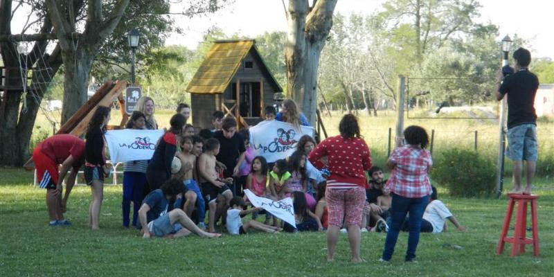 Campamento, ca&ntilde;uelas, acampar, escuelas, camping, educativo, grupo de chicos, salida educativa, exclusivo, fin de semana, pocos km, ezeiza, iniciarse al campamento, base, acampada, camping, acampar, cerca, capital, pocos km, lobos, ca&ntilde;uelas, san miguel del monte, uribelarrea, udaondo abott, campo, fogon, rustico, scouts, alquiler carpas, bolsa de dormir, linternas, parque4x4, smata, maximo paz, vicente casares, ezeiza, horno de barro, familia, chicos chicos, peque&ntilde;os, primera experiencia, naturaleza, verde, salir, arboleda, quincho cerrado, seguridad, iluminaci&oacute;n, fog&oacute;n, parrilla, deportes aventura, quincho, juegos para chicos, juegos trepadores, casa en el &aacute;rbol, escaladores, campestre, atardecer, la tranquera, general rodriguez, escuela de gimnasia, profesores, sevicios, viaje educativo, bosque, experiencia educativa, pileta, piscina, tobogan inflable, pelotero, mancha, deportes, cancha, futbol, voley, paseo nocturno, en caso de lluvia, transporte escolar, micro de alquiler, maestros de escuela, colegios, educaci&oacute;n privada, viaje fin de curso, experiencia campamentil, colonia escolar, educaci&oacute;n en el medio natural, Aula, Naturaleza, actividades f&iacute;sicas en el medio natural, educaci&oacute;n F&iacute;sica, educaci&oacute;n primaria, actividades f&iacute;sicas en la naturaleza, pre-campamento, colonia de vacaciones, vida en la naturaleza, tavien, pr&aacute;cticas en el medio natural; cuidado y preservaci&oacute;n del medio ambiente, interpretaci&oacute;n natural, campo privado, predio cerrado, integraci&oacute;n, sholem, intercolegial, torneo, campo aventua, barrancas, lujan, puente de sogas, caminata nocturna, entorno controlado, construir, refugios, laguna, juego, grupo, charlas, iglesias, retiro espiritual, catequesis, campamentos catolicos, proyecto campamento, arborismo, baradero, dormies, granja, contingente, alojamiento, interpretaci&oacute;n, mangrullo, plantas nativas, colonia suiza, programa educativo, san antonio de areco, los robles, campamento recreativo, armado de carpas, capilla del se&ntilde;or, excursiones de colegios, grupo scout.