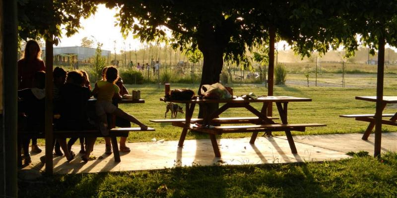 Campamento, ca&ntilde;uelas, acampar, escuelas, camping, educativo, grupo de chicos, salida educativa, exclusivo, fin de semana, pocos km, ezeiza, iniciarse al campamento, base, acampada, camping, acampar, cerca, capital, pocos km, lobos, ca&ntilde;uelas, san miguel del monte, uribelarrea, udaondo abott, campo, fogon, rustico, scouts, alquiler carpas, bolsa de dormir, linternas, parque4x4, smata, maximo paz, vicente casares, ezeiza, horno de barro, familia, chicos chicos, peque&ntilde;os, primera experiencia, naturaleza, verde, salir, arboleda, quincho cerrado, seguridad, iluminaci&oacute;n, fog&oacute;n, parrilla, deportes aventura, quincho, juegos para chicos, juegos trepadores, casa en el &aacute;rbol, escaladores, campestre, atardecer, la tranquera, general rodriguez, escuela de gimnasia, profesores, sevicios, viaje educativo, bosque, experiencia educativa, pileta, piscina, tobogan inflable, pelotero, mancha, deportes, cancha, futbol, voley, paseo nocturno, en caso de lluvia, transporte escolar, micro de alquiler, maestros de escuela, colegios, educaci&oacute;n privada, viaje fin de curso, experiencia campamentil, colonia escolar, educaci&oacute;n en el medio natural, Aula, Naturaleza, actividades f&iacute;sicas en el medio natural, educaci&oacute;n F&iacute;sica, educaci&oacute;n primaria, actividades f&iacute;sicas en la naturaleza, pre-campamento, colonia de vacaciones, vida en la naturaleza, tavien, pr&aacute;cticas en el medio natural; cuidado y preservaci&oacute;n del medio ambiente, interpretaci&oacute;n natural, campo privado, predio cerrado, integraci&oacute;n, sholem, intercolegial, torneo, campo aventua, barrancas, lujan, puente de sogas, caminata nocturna, entorno controlado, construir, refugios, laguna, juego, grupo, charlas, iglesias, retiro espiritual, catequesis, campamentos catolicos, proyecto campamento, arborismo, baradero, dormies, granja, contingente, alojamiento, interpretaci&oacute;n, mangrullo, plantas nativas, colonia suiza, programa educativo, san antonio de areco, los robles, campamento recreativo, armado de carpas, capilla del se&ntilde;or, excursiones de colegios, grupo scout.