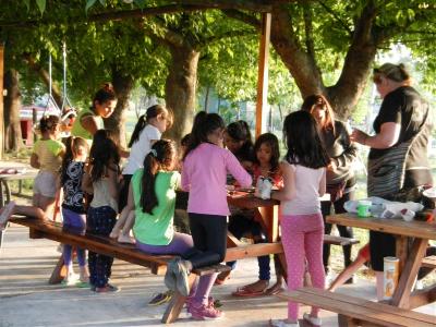 Campamento, ca&ntilde;uelas, acampar, escuelas, camping, educativo, grupo de chicos, salida educativa, exclusivo, fin de semana, pocos km, ezeiza, iniciarse al campamento, base, acampada, camping, acampar, cerca, capital, pocos km, lobos, ca&ntilde;uelas, san miguel del monte, uribelarrea, udaondo abott, campo, fogon, rustico, scouts, alquiler carpas, bolsa de dormir, linternas, parque4x4, smata, maximo paz, vicente casares, ezeiza, horno de barro, familia, chicos chicos, peque&ntilde;os, primera experiencia, naturaleza, verde, salir, arboleda, quincho cerrado, seguridad, iluminaci&oacute;n, fog&oacute;n, parrilla, deportes aventura, quincho, juegos para chicos, juegos trepadores, casa en el &aacute;rbol, escaladores, campestre, atardecer, la tranquera, general rodriguez, escuela de gimnasia, profesores, sevicios, viaje educativo, bosque, experiencia educativa, pileta, piscina, tobogan inflable, pelotero, mancha, deportes, cancha, futbol, voley, paseo nocturno, en caso de lluvia, transporte escolar, micro de alquiler, maestros de escuela, colegios, educaci&oacute;n privada, viaje fin de curso, experiencia campamentil, colonia escolar, educaci&oacute;n en el medio natural, Aula, Naturaleza, actividades f&iacute;sicas en el medio natural, educaci&oacute;n F&iacute;sica, educaci&oacute;n primaria, actividades f&iacute;sicas en la naturaleza, pre-campamento, colonia de vacaciones, vida en la naturaleza, tavien, pr&aacute;cticas en el medio natural; cuidado y preservaci&oacute;n del medio ambiente, interpretaci&oacute;n natural, campo privado, predio cerrado, integraci&oacute;n, sholem, intercolegial, torneo, campo aventua, barrancas, lujan, puente de sogas, caminata nocturna, entorno controlado, construir, refugios, laguna, juego, grupo, charlas, iglesias, retiro espiritual, catequesis, campamentos catolicos, proyecto campamento, arborismo, baradero, dormies, granja, contingente, alojamiento, interpretaci&oacute;n, mangrullo, plantas nativas, colonia suiza, programa educativo, san antonio de areco, los robles, campamento recreativo, armado de carpas, capilla del se&ntilde;or, excursiones de colegios, grupo scout.