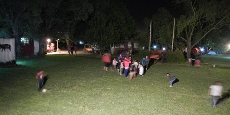Campamento, ca&ntilde;uelas, acampar, escuelas, camping, educativo, grupo de chicos, salida educativa, exclusivo, fin de semana, pocos km, ezeiza, iniciarse al campamento, base, acampada, camping, acampar, cerca, capital, pocos km, lobos, ca&ntilde;uelas, san miguel del monte, uribelarrea, udaondo abott, campo, fogon, rustico, scouts, alquiler carpas, bolsa de dormir, linternas, parque4x4, smata, maximo paz, vicente casares, ezeiza, horno de barro, familia, chicos chicos, peque&ntilde;os, primera experiencia, naturaleza, verde, salir, arboleda, quincho cerrado, seguridad, iluminaci&oacute;n, fog&oacute;n, parrilla, deportes aventura, quincho, juegos para chicos, juegos trepadores, casa en el &aacute;rbol, escaladores, campestre, atardecer, la tranquera, general rodriguez, escuela de gimnasia, profesores, sevicios, viaje educativo, bosque, experiencia educativa, pileta, piscina, tobogan inflable, pelotero, mancha, deportes, cancha, futbol, voley, paseo nocturno, en caso de lluvia, transporte escolar, micro de alquiler, maestros de escuela, colegios, educaci&oacute;n privada, viaje fin de curso, experiencia campamentil, colonia escolar, educaci&oacute;n en el medio natural, Aula, Naturaleza, actividades f&iacute;sicas en el medio natural, educaci&oacute;n F&iacute;sica, educaci&oacute;n primaria, actividades f&iacute;sicas en la naturaleza, pre-campamento, colonia de vacaciones, vida en la naturaleza, tavien, pr&aacute;cticas en el medio natural; cuidado y preservaci&oacute;n del medio ambiente, interpretaci&oacute;n natural, campo privado, predio cerrado, integraci&oacute;n, sholem, intercolegial, torneo, campo aventua, barrancas, lujan, puente de sogas, caminata nocturna, entorno controlado, construir, refugios, laguna, juego, grupo, charlas, iglesias, retiro espiritual, catequesis, campamentos catolicos, proyecto campamento, arborismo, baradero, dormies, granja, contingente, alojamiento, interpretaci&oacute;n, mangrullo, plantas nativas, colonia suiza, programa educativo, san antonio de areco, los robles, campamento recreativo, armado de carpas, capilla del se&ntilde;or, excursiones de colegios, grupo scout.