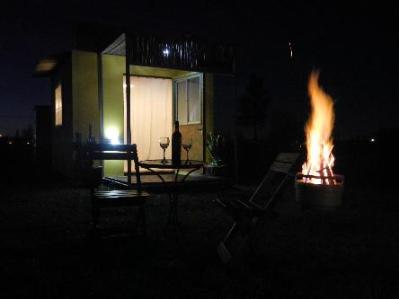 iniciarse al campamento, base, acampada, camping, acampar, camper, refugio, dormi, donde dormir,  caba&ntilde;a, hospedaje, donde hospedarse, hotel barato, ambiente, sala de maquinas, exclusivo, exclusividad, camping de lujo, glamping argentina, relax, relajarse, relajacion, siesta, tranquilidad, sosiego, estancia, pasto, aire, acondicionado, desayuno, mate en la cama, pileta, sombrilla, colchoneta inflable, fin de semana, week end, sabado, domingo, feriado, fin de semana largo, feriado puente, salida, parejas, turismo rural, viaje, viajecito escapada, viajeta, cerca, capital, pocos km, costa atlantica, autopista zona sur, lobos, ca&ntilde;uelas, san miguel del monte, uribelarrea, udaondo abott, campo, fogon, bolsa de dormir, linternas, mosquitero, pesca, paseos en globo, planeadores, alquiler cuatriciclos, cabalgatas, cabalgar, caballos, parque4x4, smata, maximo paz, vicente casares, ezeiza, horno de barro, asado, amigos, familia, chicos chicos, peque&ntilde;os, primera experiencia, naturaleza, verde, salir a pescar, hacer un fueguito, leer un libro, tranquilo, hamaca, paraguaya, siesta en los arboles, pastos altos 