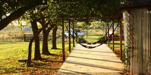 iniciarse al campamento, base, acampada, camping, acampar, camper, refugio, dormi, donde dormir,  caba&ntilde;a, hospedaje, donde hospedarse, hotel barato, ambiente, sala de maquinas, exclusivo, exclusividad, camping de lujo, glamping argentina, relax, relajarse, relajacion, siesta, tranquilidad, sosiego, estancia, pasto, aire, acondicionado, desayuno, mate en la cama, pileta, sombrilla, colchoneta inflable, fin de semana, week end, sabado, domingo, feriado, fin de semana largo, feriado puente, salida, parejas, turismo rural, viaje, viajecito escapada, viajeta, cerca, capital, pocos km, costa atlantica, autopista zona sur, lobos, ca&ntilde;uelas, san miguel del monte, uribelarrea, udaondo abott, campo, fogon, bolsa de dormir, linternas, mosquitero, pesca, paseos en globo, planeadores, alquiler cuatriciclos, cabalgatas, cabalgar, caballos, parque4x4, smata, maximo paz, vicente casares, ezeiza, horno de barro, asado, amigos, familia, chicos chicos, peque&ntilde;os, primera experiencia, naturaleza, verde, salir a pescar, hacer un fueguito, leer un libro, tranquilo, hamaca, paraguaya, siesta en los arboles, pastos altos, fogon, parrilla, disco de arado, deportes aventura, escapar de la rutina, quincho, juegos para chicos, escaladores, atardecer, niebla, abierto todo el a&ntilde;o, atendido por sus due&ntilde;os, ropa de cama, frazadas, mangrullo, reposeras, pic-nic, pic nic, campestre, atardecer, pajaros, chacra, las primorosas, chacras del alba, termas del salado, esculturas al aire libre, sala de maquinas, parque 4x4 conduccion defensiva, 4x4 y atv cuatris bosques, pasar el dia, dia de campo, 