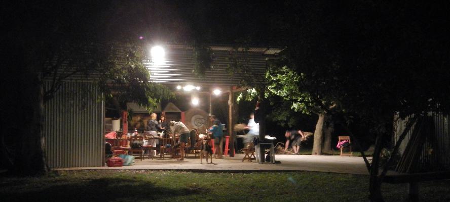 iniciarse al campamento, base, acampada, camping, acampar, camper, refugio, dormi, donde dormir,  caba&ntilde;a, hospedaje, donde hospedarse, hotel barato, ambiente, sala de maquinas, exclusivo, exclusividad, camping de lujo, glamping argentina, relax, relajarse, relajacion, siesta, tranquilidad, sosiego, estancia, pasto, aire, acondicionado, desayuno, mate en la cama, pileta, sombrilla, colchoneta inflable, fin de semana, week end, sabado, domingo, feriado, fin de semana largo, feriado puente, salida, parejas, turismo rural, viaje, viajecito escapada, viajeta, cerca, capital, pocos km, costa atlantica, autopista zona sur, lobos, ca&ntilde;uelas, san miguel del monte, uribelarrea, udaondo abott, campo, fogon, bolsa de dormir, linternas, mosquitero, pesca, paseos en globo, planeadores, alquiler cuatriciclos, cabalgatas, cabalgar, caballos, parque4x4, smata, maximo paz, vicente casares, ezeiza, horno de barro, asado, amigos, familia, chicos chicos, peque&ntilde;os, primera experiencia, naturaleza, verde, salir a pescar, hacer un fueguito, leer un libro, tranquilo, hamaca, paraguaya, siesta en los arboles, pastos altos, fogon, parrilla, disco de arado, deportes aventura, escapar de la rutina, quincho, juegos para chicos, escaladores, atardecer, niebla, abierto todo el a&ntilde;o, atendido por sus due&ntilde;os, ropa de cama, frazadas, mangrullo, reposeras, pic-nic, pic nic, campestre, atardecer, pajaros, chacra, las primorosas, chacras del alba, termas del salado, esculturas al aire libre, sala de maquinas, parque 4x4 conduccion defensiva, 4x4 y atv cuatris bosques, pasar el dia, dia de campo, 