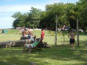 iniciarse al campamento, base, acampada, camping, acampar, camper, refugio, dormi, donde dormir,  caba&ntilde;a, hospedaje, donde hospedarse, hotel barato, ambiente, sala de maquinas, exclusivo, exclusividad, camping de lujo, glamping argentina, relax, relajarse, relajacion, siesta, tranquilidad, sosiego, estancia, pasto, aire, acondicionado, desayuno, mate en la cama, pileta, sombrilla, colchoneta inflable, fin de semana, week end, sabado, domingo, feriado, fin de semana largo, feriado puente, salida, parejas, turismo rural, viaje, viajecito escapada, viajeta, cerca, capital, pocos km, costa atlantica, autopista zona sur, lobos, ca&ntilde;uelas, san miguel del monte, uribelarrea, udaondo abott, campo, fogon, bolsa de dormir, linternas, mosquitero, pesca, paseos en globo, planeadores, alquiler cuatriciclos, cabalgatas, cabalgar, caballos, parque4x4, smata, maximo paz, vicente casares, ezeiza, horno de barro, asado, amigos, familia, chicos chicos, peque&ntilde;os, primera experiencia, naturaleza, verde, salir a pescar, hacer un fueguito, leer un libro, tranquilo, hamaca, paraguaya, siesta en los arboles, pastos altos, fogon, parrilla, disco de arado, deportes aventura, escapar de la rutina, quincho, juegos para chicos, escaladores, atardecer, niebla, abierto todo el a&ntilde;o, atendido por sus due&ntilde;os, ropa de cama, frazadas, mangrullo, reposeras, pic-nic, pic nic, campestre, atardecer, pajaros, chacra, las primorosas, chacras del alba, termas del salado, esculturas al aire libre, sala de maquinas, parque 4x4 conduccion defensiva, 4x4 y atv cuatris bosques, pasar el dia, dia de campo, 