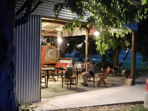 iniciarse al campamento, base, acampada, camping, acampar, camper, refugio, dormi, donde dormir,  caba&ntilde;a, hospedaje, donde hospedarse, hotel barato, ambiente, sala de maquinas, exclusivo, exclusividad, camping de lujo, glamping argentina, relax, relajarse, relajacion, siesta, tranquilidad, sosiego, estancia, pasto, aire, acondicionado, desayuno, mate en la cama, pileta, sombrilla, colchoneta inflable, fin de semana, week end, sabado, domingo, feriado, fin de semana largo, feriado puente, salida, parejas, turismo rural, viaje, viajecito escapada, viajeta, cerca, capital, pocos km, costa atlantica, autopista zona sur, lobos, ca&ntilde;uelas, san miguel del monte, uribelarrea, udaondo abott, campo, fogon, bolsa de dormir, linternas, mosquitero, pesca, paseos en globo, planeadores, alquiler cuatriciclos, cabalgatas, cabalgar, caballos, parque4x4, smata, maximo paz, vicente casares, ezeiza, horno de barro, asado, amigos, familia, chicos chicos, peque&ntilde;os, primera experiencia, naturaleza, verde, salir a pescar, hacer un fueguito, leer un libro, tranquilo, hamaca, paraguaya, siesta en los arboles, pastos altos, fogon, parrilla, disco de arado, deportes aventura, escapar de la rutina, quincho, juegos para chicos, escaladores, atardecer, niebla, abierto todo el a&ntilde;o, atendido por sus due&ntilde;os, ropa de cama, frazadas, mangrullo, reposeras, pic-nic, pic nic, campestre, atardecer, pajaros, chacra, las primorosas, chacras del alba, termas del salado, esculturas al aire libre, sala de maquinas, parque 4x4 conduccion defensiva, 4x4 y atv cuatris bosques, pasar el dia, dia de campo, 