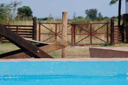 iniciarse al campamento, base, acampada, camping, acampar, camper, refugio, dormi, donde dormir,  caba&ntilde;a, hospedaje, donde hospedarse, hotel barato, ambiente, sala de maquinas, exclusivo, exclusividad, camping de lujo, glamping argentina, relax, relajarse, relajacion, siesta, tranquilidad, sosiego, estancia, pasto, aire, acondicionado, desayuno, mate en la cama, pileta, sombrilla, colchoneta inflable, fin de semana, week end, sabado, domingo, feriado, fin de semana largo, feriado puente, salida, parejas, turismo rural, viaje, viajecito escapada, viajeta, cerca, capital, pocos km, costa atlantica, autopista zona sur, lobos, ca&ntilde;uelas, san miguel del monte, uribelarrea, udaondo abott, campo, fogon, bolsa de dormir, linternas, mosquitero, pesca, paseos en globo, planeadores, alquiler cuatriciclos, cabalgatas, cabalgar, caballos, parque4x4, smata, maximo paz, vicente casares, ezeiza, horno de barro, asado, amigos, familia, chicos chicos, peque&ntilde;os, primera experiencia, naturaleza, verde, salir a pescar, hacer un fueguito, leer un libro, tranquilo, hamaca, paraguaya, siesta en los arboles, pastos altos, fogon, parrilla, disco de arado, deportes aventura, escapar de la rutina, quincho, juegos para chicos, escaladores, atardecer, niebla, abierto todo el a&ntilde;o, atendido por sus due&ntilde;os, ropa de cama, frazadas, mangrullo, reposeras, pic-nic, pic nic, campestre, atardecer, pajaros, chacra, las primorosas, chacras del alba, termas del salado, esculturas al aire libre, sala de maquinas, parque 4x4 conduccion defensiva, 4x4 y atv cuatris bosques 