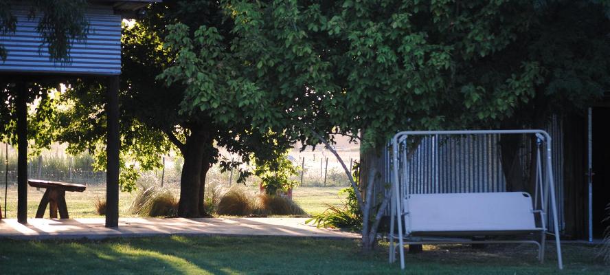 iniciarse al campamento, base, acampada, camping, acampar, camper, refugio, dormi, donde dormir,  caba&ntilde;a, hospedaje, donde hospedarse, hotel barato, ambiente, sala de maquinas, exclusivo, exclusividad, camping de lujo, glamping argentina, relax, relajarse, relajacion, siesta, tranquilidad, sosiego, estancia, pasto, aire, acondicionado, desayuno, mate en la cama, pileta, sombrilla, colchoneta inflable, fin de semana, week end, sabado, domingo, feriado, fin de semana largo, feriado puente, salida, parejas, turismo rural, viaje, viajecito escapada, viajeta, cerca, capital, pocos km, costa atlantica, autopista zona sur, lobos, ca&ntilde;uelas, san miguel del monte, uribelarrea, udaondo abott, campo, fogon, bolsa de dormir, linternas, mosquitero, pesca, paseos en globo, planeadores, alquiler cuatriciclos, cabalgatas, cabalgar, caballos, parque4x4, smata, maximo paz, vicente casares, ezeiza, horno de barro, asado, amigos, familia, chicos chicos, peque&ntilde;os, primera experiencia, naturaleza, verde, salir a pescar, hacer un fueguito, leer un libro, tranquilo, hamaca, paraguaya, siesta en los arboles, pastos altos, fogon, parrilla, disco de arado, deportes aventura, escapar de la rutina, quincho, juegos para chicos, escaladores, atardecer, niebla, abierto todo el a&ntilde;o, atendido por sus due&ntilde;os, ropa de cama, frazadas, mangrullo, reposeras, pic-nic, pic nic, campestre, atardecer, pajaros, chacra, las primorosas, chacras del alba, termas del salado, esculturas al aire libre, sala de maquinas, parque 4x4 conduccion defensiva, 4x4 y atv cuatris bosques 