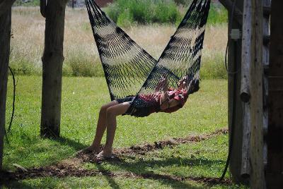 iniciarse al campamento, base, acampada, camping, acampar, camper, refugio, dormi, donde dormir,  caba&ntilde;a, hospedaje, donde hospedarse, hotel barato, ambiente, sala de maquinas, exclusivo, exclusividad, camping de lujo, glamping argentina, relax, relajarse, relajacion, siesta, tranquilidad, sosiego, estancia, pasto, aire, acondicionado, desayuno, mate en la cama, pileta, sombrilla, colchoneta inflable, fin de semana, week end, sabado, domingo, feriado, fin de semana largo, feriado puente, salida, parejas, turismo rural, viaje, viajecito escapada, viajeta, cerca, capital, pocos km, costa atlantica, autopista zona sur, lobos, ca&ntilde;uelas, san miguel del monte, uribelarrea, udaondo abott, campo, fogon, bolsa de dormir, linternas, mosquitero, pesca, paseos en globo, planeadores, alquiler cuatriciclos, cabalgatas, cabalgar, caballos, parque4x4, smata, maximo paz, vicente casares, ezeiza, horno de barro, asado, amigos, familia, chicos chicos, peque&ntilde;os, primera experiencia, naturaleza, verde, salir a pescar, hacer un fueguito, leer un libro, tranquilo, hamaca, paraguaya, siesta en los arboles, pastos altos, fogon, parrilla, disco de arado, deportes aventura, escapar de la rutina, quincho, juegos para chicos, escaladores, atardecer, niebla, abierto todo el a&ntilde;o, atendido por sus due&ntilde;os, ropa de cama, frazadas, mangrullo, reposeras, pic-nic, pic nic, campestre, atardecer, pajaros, chacra, las primorosas, chacras del alba, termas del salado, esculturas al aire libre, sala de maquinas, parque 4x4 conduccion defensiva, 4x4 y atv cuatris bosques 