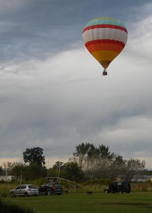 iniciarse al campamento, base, acampada, camping, acampar, camper, refugio, dormi, donde dormir,  caba&ntilde;a, hospedaje, donde hospedarse, hotel barato, ambiente, sala de maquinas, exclusivo, exclusividad, camping de lujo, glamping argentina, relax, relajarse, relajacion, siesta, tranquilidad, sosiego, estancia, pasto, aire, acondicionado, desayuno, mate en la cama, pileta, sombrilla, colchoneta inflable, fin de semana, week end, sabado, domingo, feriado, fin de semana largo, feriado puente, salida, parejas, turismo rural, viaje, viajecito escapada, viajeta, cerca, capital, pocos km, costa atlantica, autopista zona sur, lobos, ca&ntilde;uelas, san miguel del monte, uribelarrea, udaondo abott, campo, fogon, bolsa de dormir, linternas, mosquitero, pesca, paseos en globo, planeadores, alquiler cuatriciclos, cabalgatas, cabalgar, caballos, parque4x4, smata, maximo paz, vicente casares, ezeiza, horno de barro, asado, amigos, familia, chicos chicos, peque&ntilde;os, primera experiencia, naturaleza, verde, salir a pescar, hacer un fueguito, leer un libro, tranquilo, hamaca, paraguaya, siesta en los arboles, pastos altos, fogon, parrilla, disco de arado, deportes aventura, escapar de la rutina, quincho, juegos para chicos, escaladores, atardecer, niebla, abierto todo el a&ntilde;o, atendido por sus due&ntilde;os, ropa de cama, frazadas, mangrullo, reposeras, pic-nic, pic nic, campestre, atardecer, pajaros, chacra, las primorosas, chacras del alba, termas del salado, esculturas al aire libre, sala de maquinas, parque 4x4 conduccion defensiva, 4x4 y atv cuatris bosques 