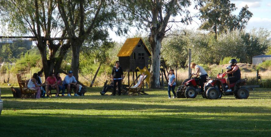 iniciarse al campamento, base, acampada, camping, acampar, camper, refugio, dormi, donde dormir,  caba&ntilde;a, hospedaje, donde hospedarse, hotel barato, ambiente, sala de maquinas, exclusivo, exclusividad, camping de lujo, glamping argentina, relax, relajarse, relajacion, siesta, tranquilidad, sosiego, estancia, pasto, aire, acondicionado, desayuno, mate en la cama, pileta, sombrilla, colchoneta inflable, fin de semana, week end, sabado, domingo, feriado, fin de semana largo, feriado puente, salida, parejas, turismo rural, viaje, viajecito escapada, viajeta, cerca, capital, pocos km, costa atlantica, autopista zona sur, lobos, ca&ntilde;uelas, san miguel del monte, uribelarrea, udaondo abott, campo, fogon, bolsa de dormir, linternas, mosquitero, pesca, paseos en globo, planeadores, alquiler cuatriciclos, cabalgatas, cabalgar, caballos, parque4x4, smata, maximo paz, vicente casares, ezeiza, horno de barro, asado, amigos, familia, chicos chicos, peque&ntilde;os, primera experiencia, naturaleza, verde, salir a pescar, hacer un fueguito, leer un libro, tranquilo, hamaca, paraguaya, siesta en los arboles, pastos altos, fogon, parrilla, disco de arado, deportes aventura, escapar de la rutina, quincho, juegos para chicos, escaladores, atardecer, niebla, abierto todo el a&ntilde;o, atendido por sus due&ntilde;os, ropa de cama, frazadas, mangrullo, reposeras, pic-nic, pic nic, campestre, atardecer, pajaros, chacra, las primorosas, chacras del alba, termas del salado, esculturas al aire libre, sala de maquinas, parque 4x4 conduccion defensiva, 4x4 y atv cuatris bosques, pasar el dia, dia de campo, 