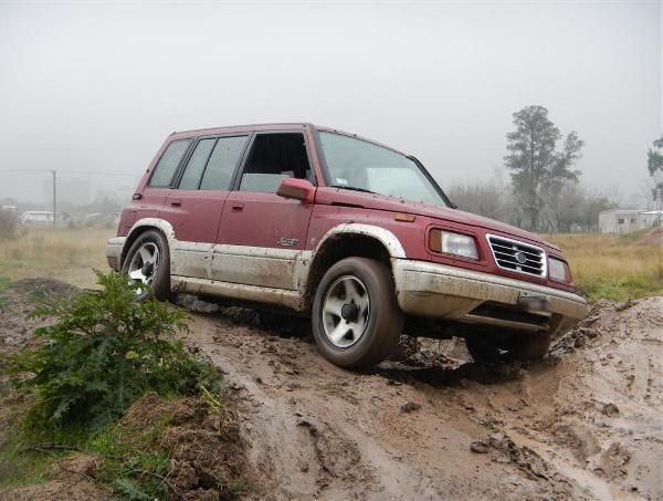 Disponemos de todo el equipo de rescate necesario para la pr&aacute;ctica en el circuito como tambi&eacute;n diversos medios para realizar los rescates.