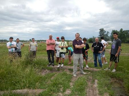 Capacitar a los usuarios de veh&iacute;culos 4x4 en el conocimiento de t&eacute;cnicas de     conducci&oacute;n en diferentes terrenos y climas, an&aacute;lisis de las posibilidades     y cualidades de cada camioneta, y t&eacute;cnicas y manejo de accesorios de rescate     y equipamiento. Esto se logra mediante un an&aacute;lisis del veh&iacute;culo y del terreno,     y la practica (en condiciones seguras y controladas, que permitan a los participantes     cometer errores y luego corregirlos solos, o ser rescatados) en diferentes     terrenos y situaciones
