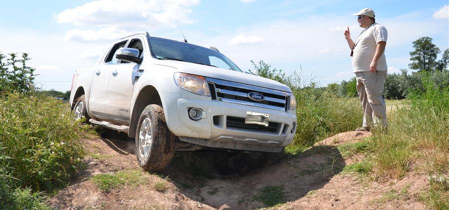 Ascenso y descenso, de rampas y terreno natural Inclinaciones laterales Conducci&oacute;n en arena Conducci&oacute;n en barro Paso de vadeo Trepada en roca Circulaci&oacute;n sobre piedras Trepada de escalera de durmientes Descuelgue de suspensi&oacute;n y funcionamiento de los sistemas de tracci&oacute;n Utilizaci&oacute;n en ascenso y descenso de los dispositivos de seguridad espec&iacute;ficos Demostraci&oacute;n de la transferencia de maza y su importancia       en la tracci&oacute;n T&eacute;cnicas de negociaci&oacute;n de los distintos tipos de obst&aacute;culos Maniobras de seguridad T&eacute;cnicas de rescate y uso correcto de todos los elementos espec&iacute;ficos Paso de Puentes Camel Conducci&oacute;n en m&eacute;danos Remplazo de neum&aacute;ticos sin ayuda de los elementos espec&iacute;ficos