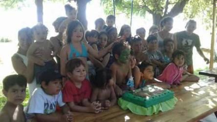 camping campamento jardin naturaleza pic nic aventura cuatriciclos pielta arquitectura bricolage avistaje de aves dia de campo fin de semana buena onda asado jardin de esculturas hierro reciclado animales de metal jardin de colibries salvias picaflor picaflores lagarto overo culebra jardin aves buenos aires observacion de aves rincon de la naturaleza ca&ntilde;uelas laguna pesca mojarras pescar con los chicos pesca con devolucion sembrar mojarras siempre construyendo parque4x4 parque 4x4 pasar el dia amigos cumplea&ntilde;os festejar cumple quinta campo quincho parrillas ba&ntilde;os accesibles duchas camping discapacitados  circuito pruebas sesion fotos campo test drive manejo prueba 