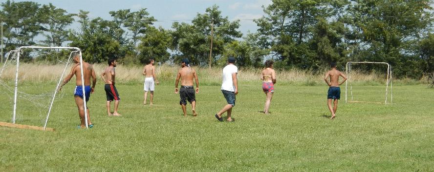 camping campamento jardin naturaleza pic nic aventura cuatriciclos pielta arquitectura bricolage avistaje de aves dia de campo fin de semana buena onda asado jardin de esculturas hierro reciclado animales de metal jardin de colibries salvias picaflor picaflores lagarto overo culebra jardin aves buenos aires observacion de aves rincon de la naturaleza ca&ntilde;uelas laguna pesca mojarras pescar con los chicos pesca con devolucion sembrar mojarras siempre construyendo parque4x4 parque 4x4 pasar el dia amigos cumplea&ntilde;os festejar cumple quinta campo quincho parrillas ba&ntilde;os accesibles duchas camping discapacitados 