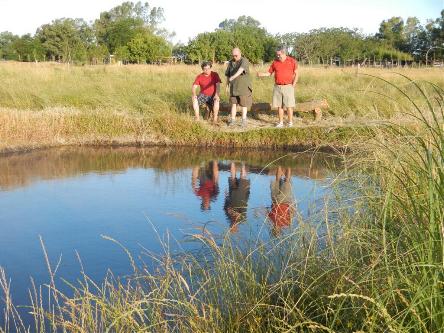 camping campamento jardin naturaleza pic nic aventura cuatriciclos pielta arquitectura bricolage avistaje de aves dia de campo fin de semana buena onda asado jardin de esculturas hierro reciclado animales de metal jardin de colibries salvias picaflor picaflores lagarto overo culebra jardin aves buenos aires observacion de aves rincon de la naturaleza ca&ntilde;uelas laguna pesca mojarras pescar con los chicos pesca con devolucion sembrar mojarras siempre construyendo parque4x4 parque 4x4 pasar el dia amigos cumplea&ntilde;os festejar cumple quinta campo quincho parrillas ba&ntilde;os accesibles duchas camping discapacitados 